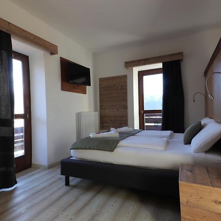 Hotel Alla Rocca Varena Dış mekan fotoğraf