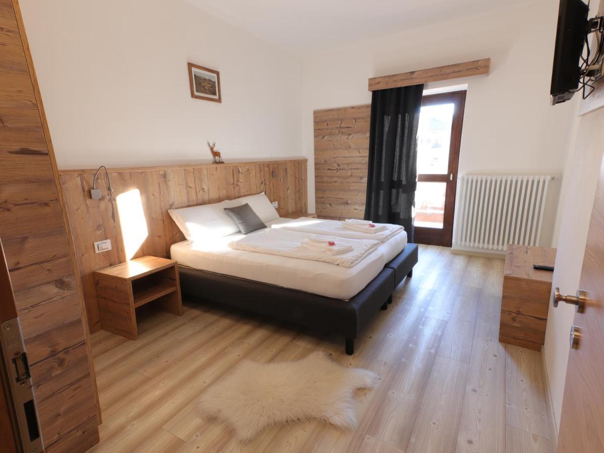 Hotel Alla Rocca Varena Dış mekan fotoğraf