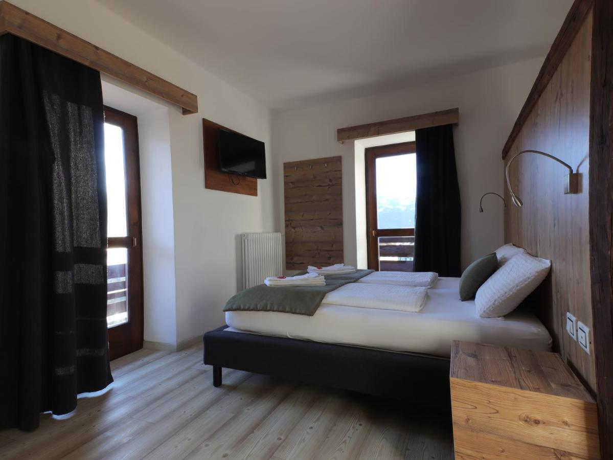 Hotel Alla Rocca Varena Dış mekan fotoğraf