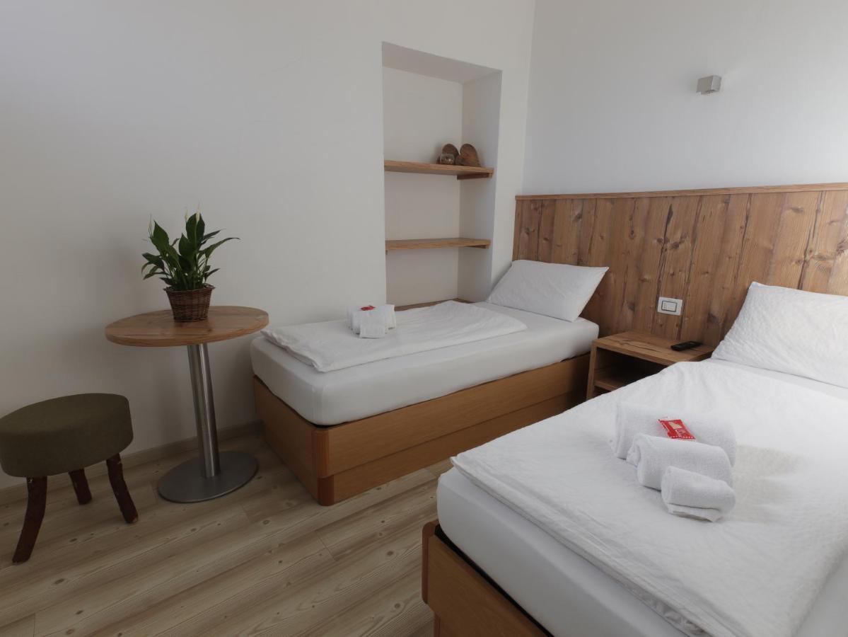 Hotel Alla Rocca Varena Dış mekan fotoğraf
