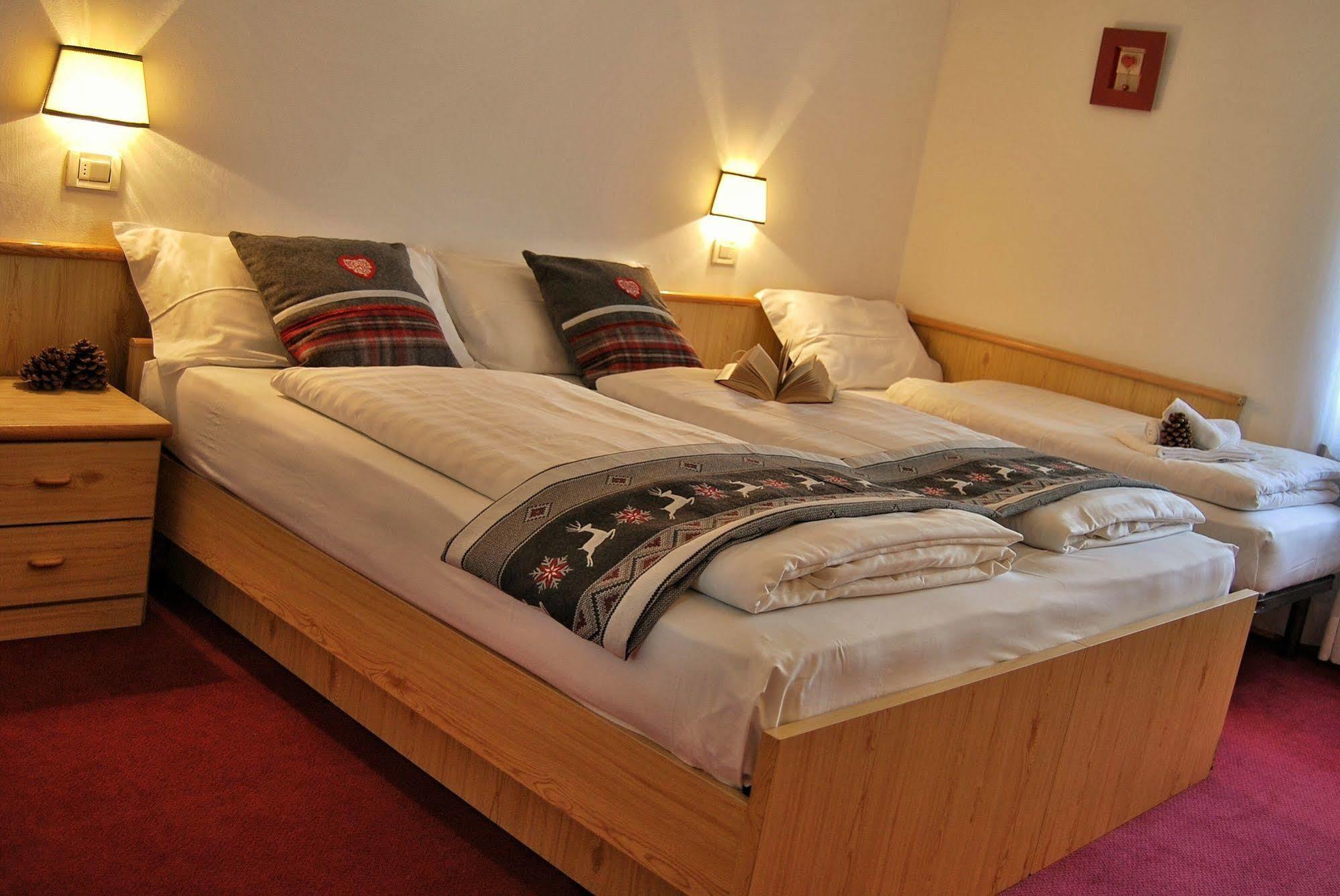 Hotel Alla Rocca Varena Dış mekan fotoğraf