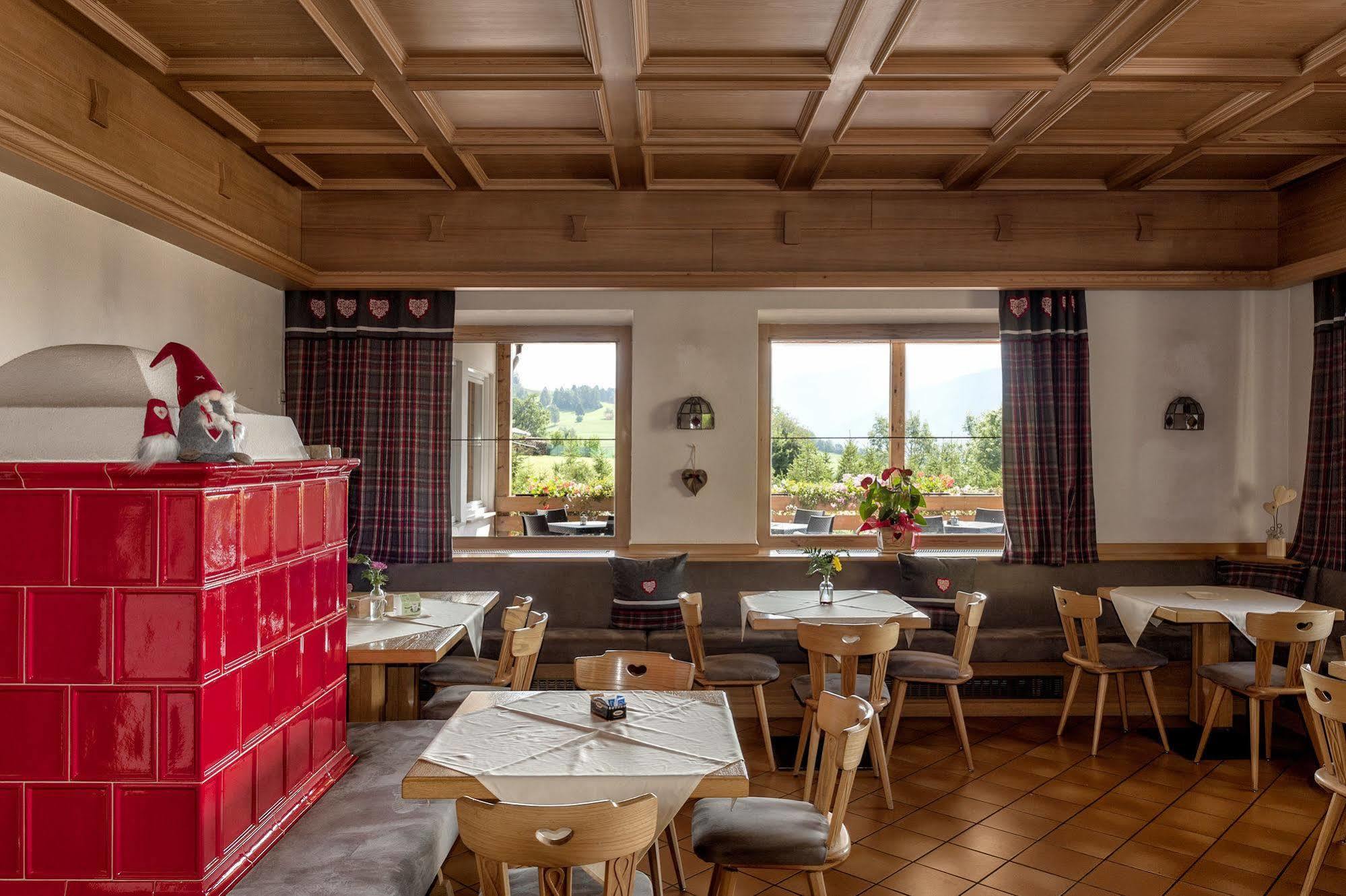Hotel Alla Rocca Varena Dış mekan fotoğraf