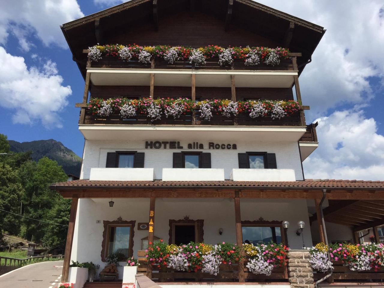 Hotel Alla Rocca Varena Dış mekan fotoğraf